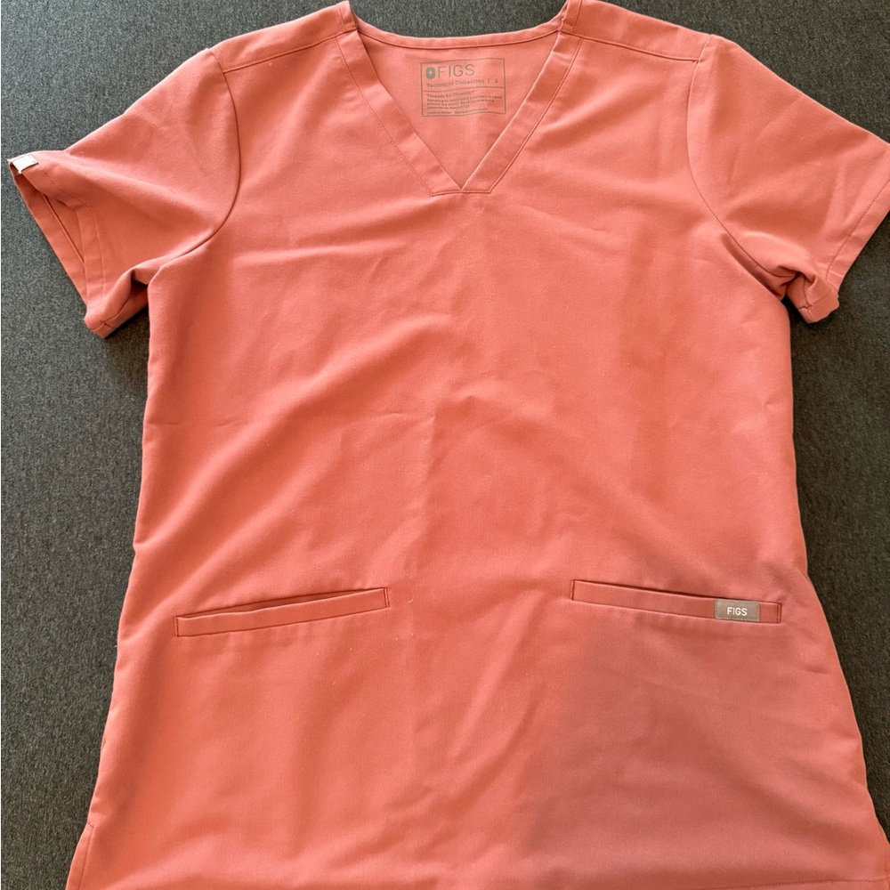 FIGS Mauve Women's Short Sleeve Scrub Top